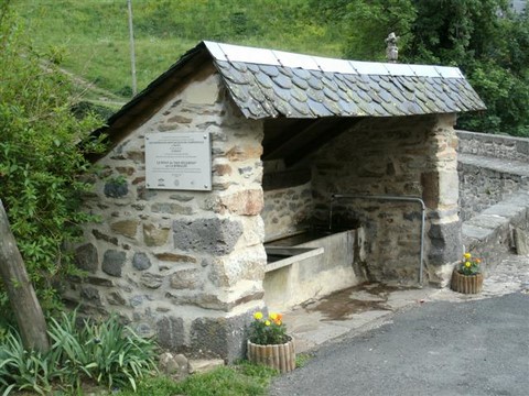 Fontaine à St Chély, 2 Etape: Saint-Alban sur Limagnole à St-Chély d'Aubrac